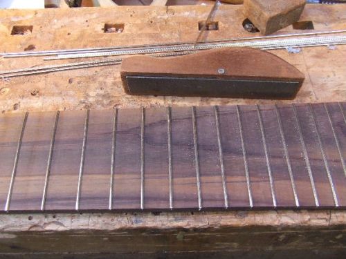 Rosewood Fingerboard Frets